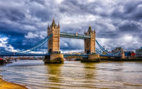 Top 32 Photo Spots at Tower Bridge in 2024